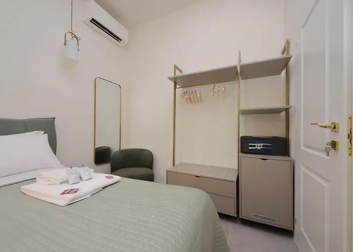 Apartment Style *